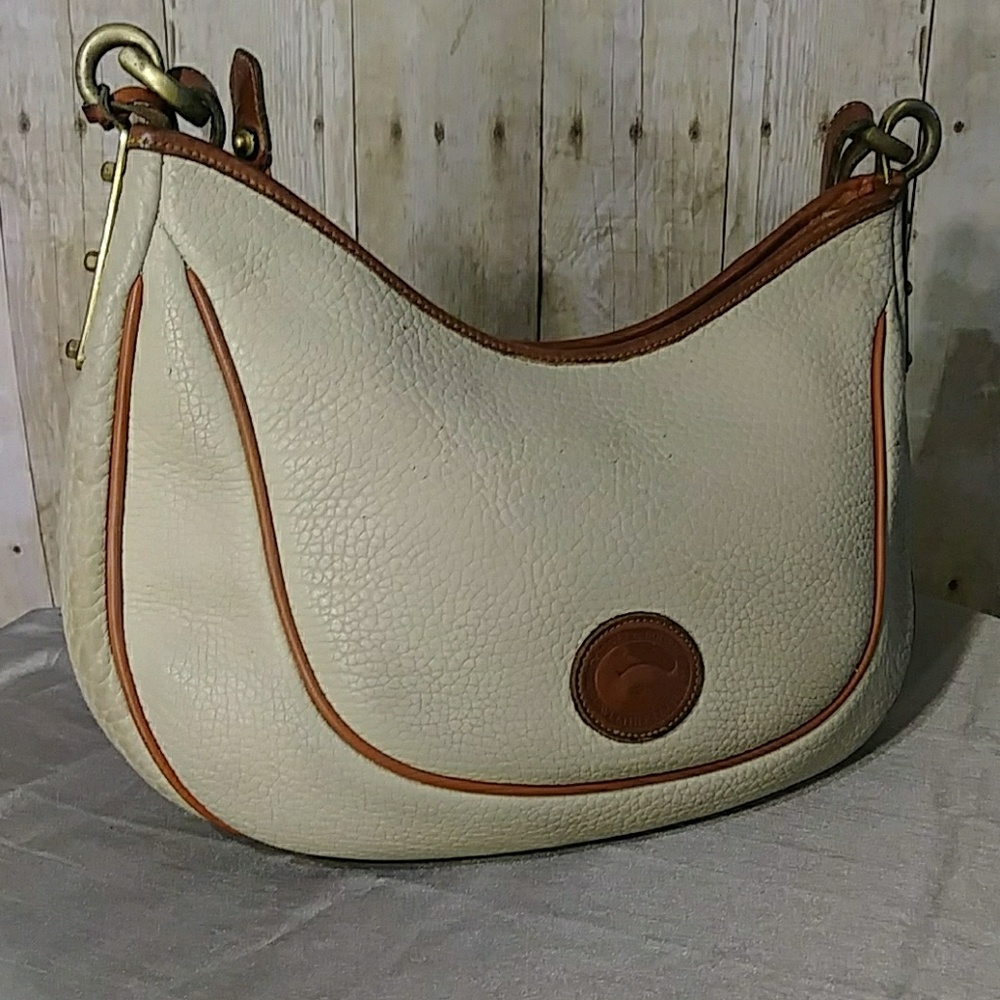 Dooney&Burke classic shoulder bag